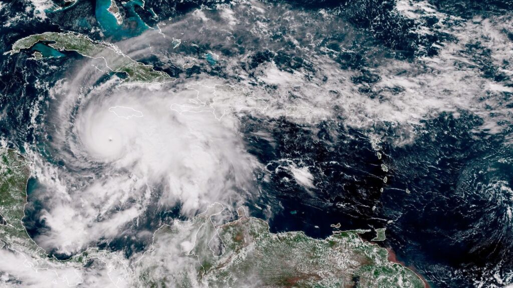 Watch Air Force fly inside the eye of Hurricane Melissa as experts warn ‘storm of the century’ will be catastrophic for Jamaica