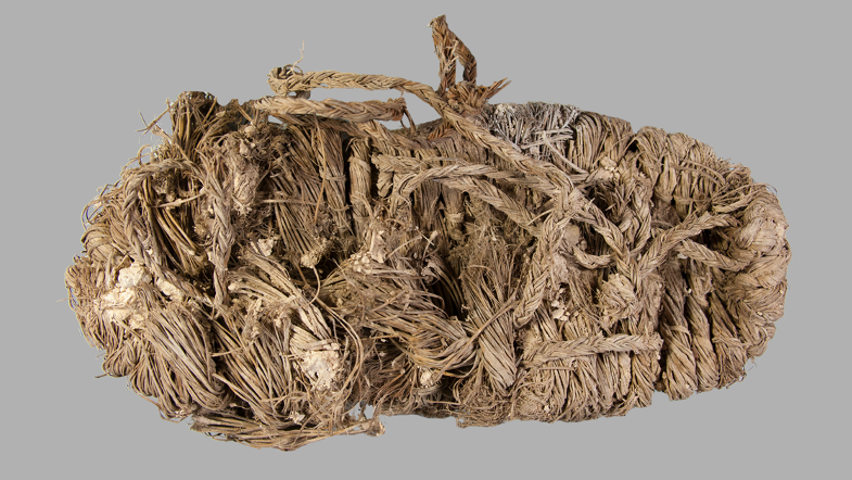 750-year-old grass shoe discovered in a vulture’s nest in Spain