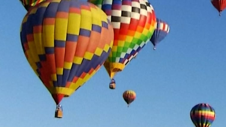 Pilots lift off for New Mexico balloon festival