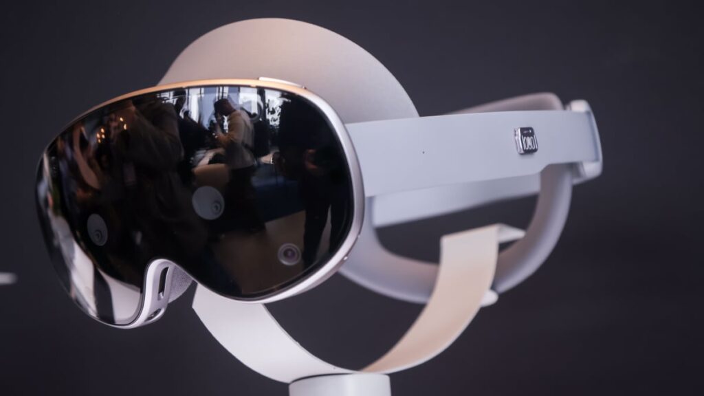 Samsung Galaxy XR vs Apple Vision Pro: Comparing specs and price