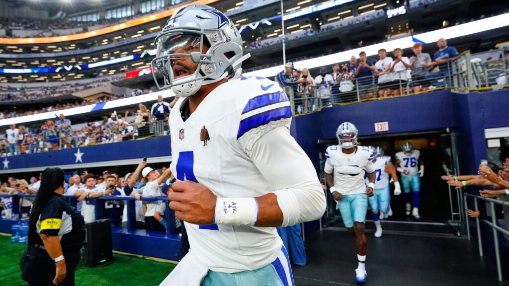 NFL live scores: Cowboys face Broncos before Rodgers faces Packers