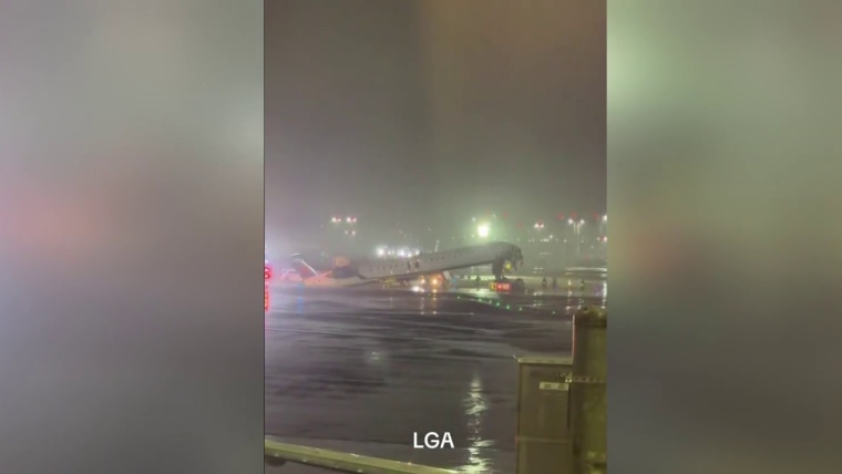 4 injured after Air Canada plane collides with vehicle at New York’s LaGuardia Airport