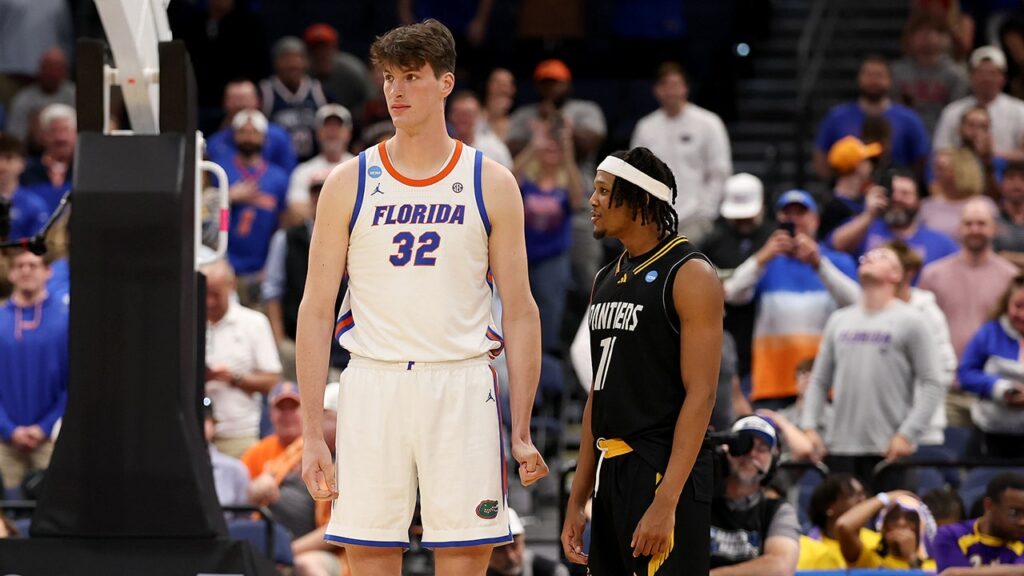 March Madness: Florida’s Olivier Rioux towers over opponent in viral moment